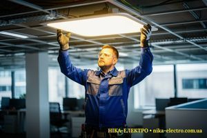 Старе освітлення офісу оновлюється без ремонту стелі: світлодіодна панель Delta CPS20 UEC
