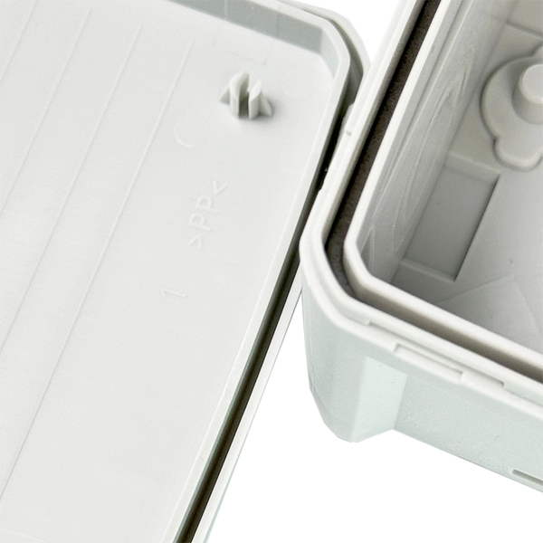 Коробка монтажна для в/вст. 100х100х50 мм IP65 скоби сіра UEC JB-100-100-050-GF-IP65-GR фото