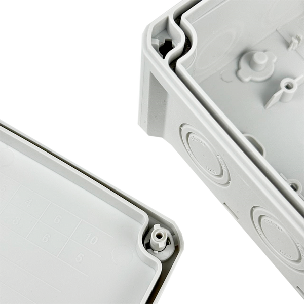 Коробка монтажна для в/вст.б/отв. 146х105х65 мм IP67 ск.сір UEC JB-146-105-065-F-IP67-GR фото